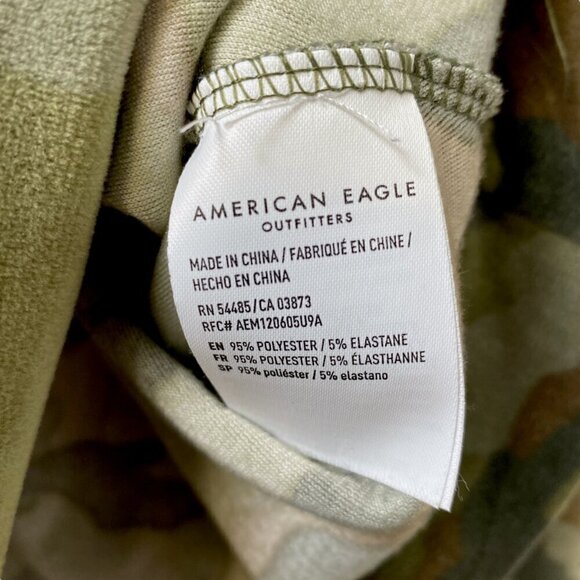 American Eagle Camo Hoodie Size Small Velour Olive Green Crop Pullover Top - Picture 7 of 7